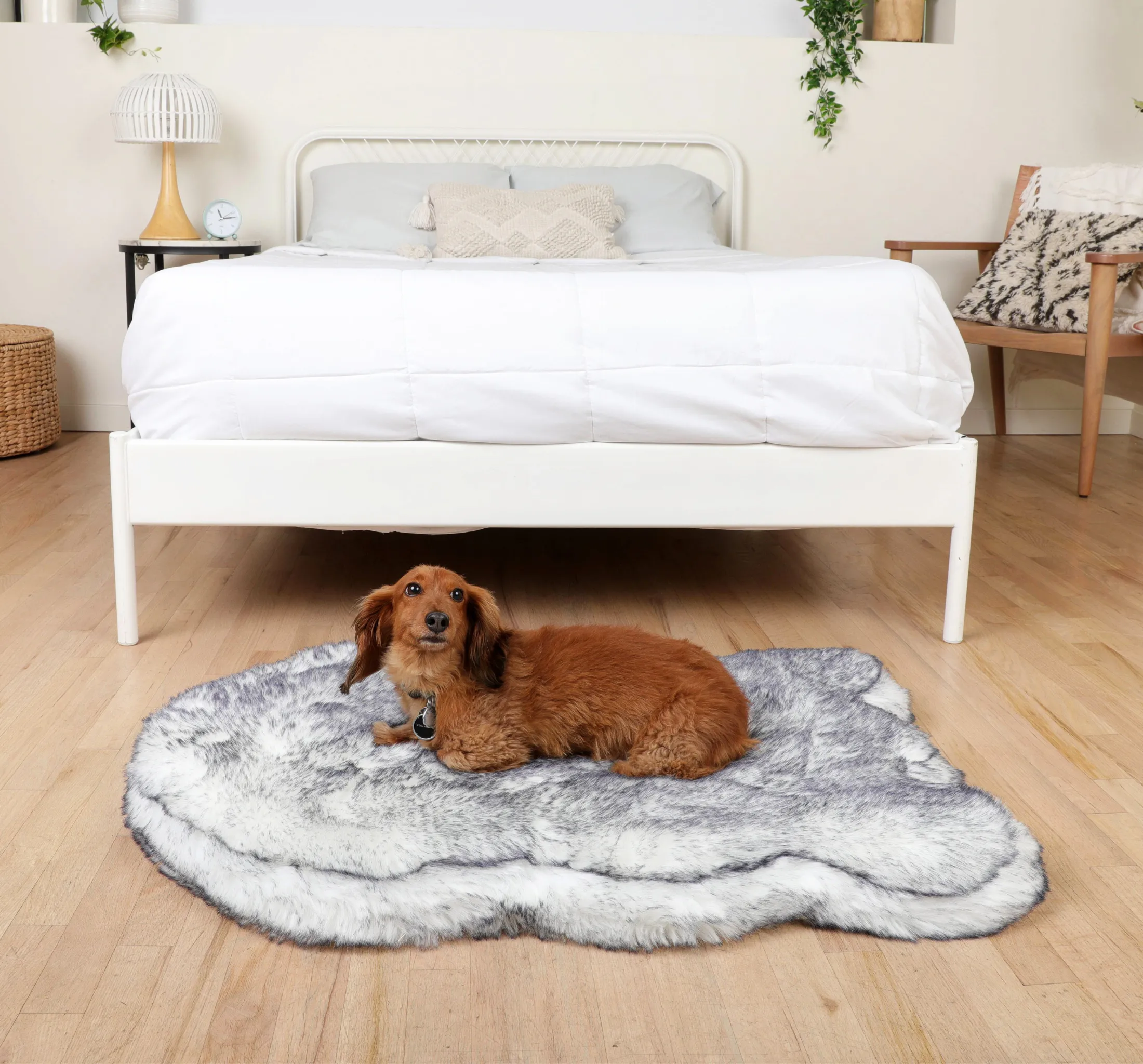 PupRug™ Luxe Faux Fur Orthopedic Dog Bed - Ultra Plush Arctic Fox