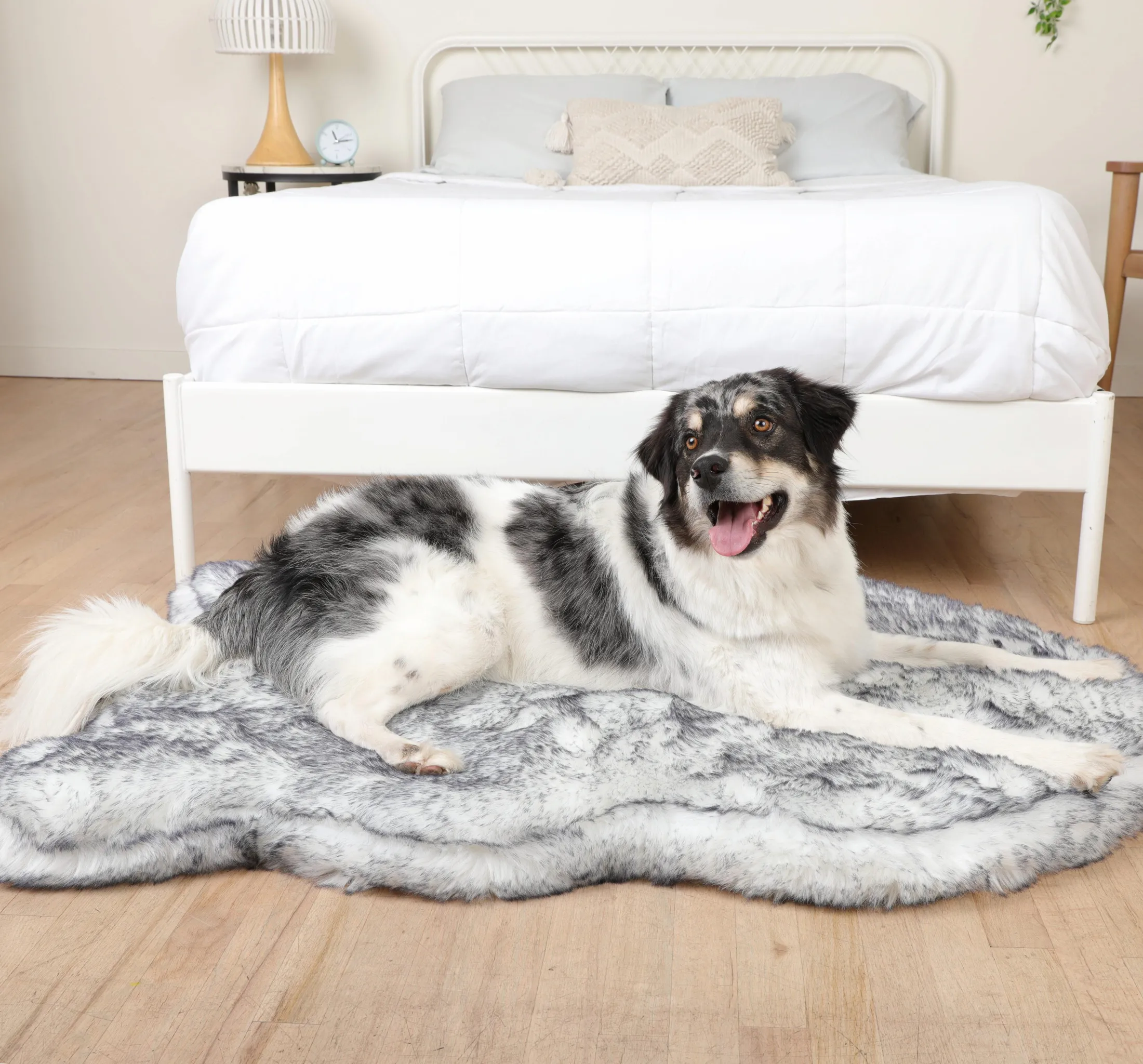PupRug™ Luxe Faux Fur Orthopedic Dog Bed - Ultra Plush Arctic Fox